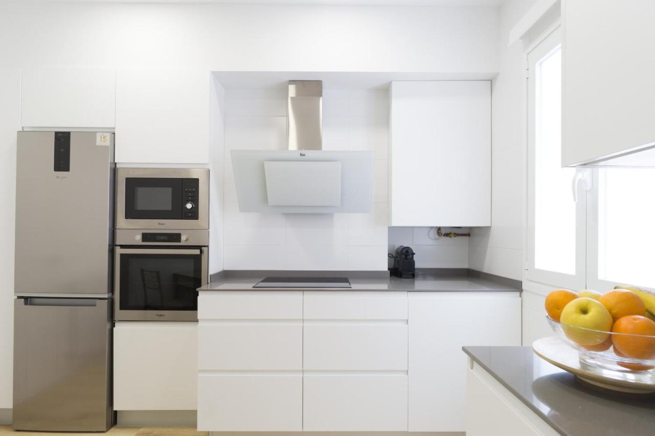 Mirador Zurriola - Iberorent Apartments Сан Себастиан Екстериор снимка